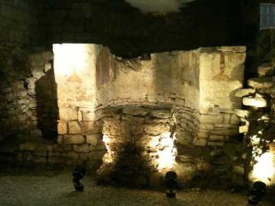 ...San Gregorio De Falconibus, le cui tracce sono presenti nei sotterranei di Palazzo Simi...